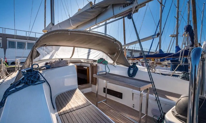 Sant Adria de Besos Alquiler De Eote | Barco de vacaciones 'Barco en Port Olympic' con cubiertas y Wi-Fi