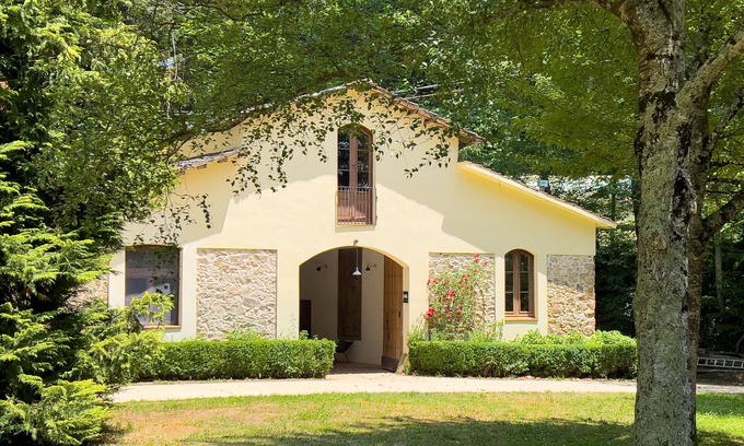 Sant Hilari Sacalm Cabaña | Casa Rural con Piscina en Sant Hilari Sacalm – Masoveria del Castell de Villavecchia