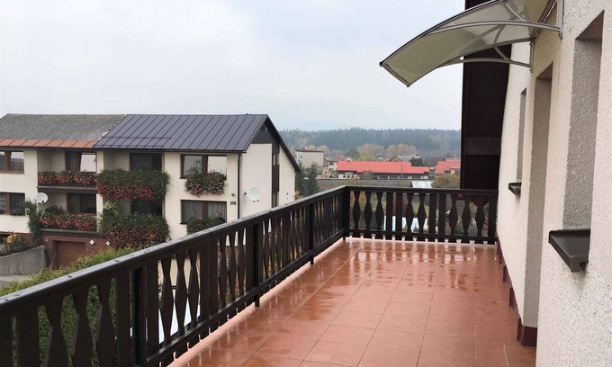 Martinice V Krkonosich Apartamento | Apartamento vacacional en la planta superior