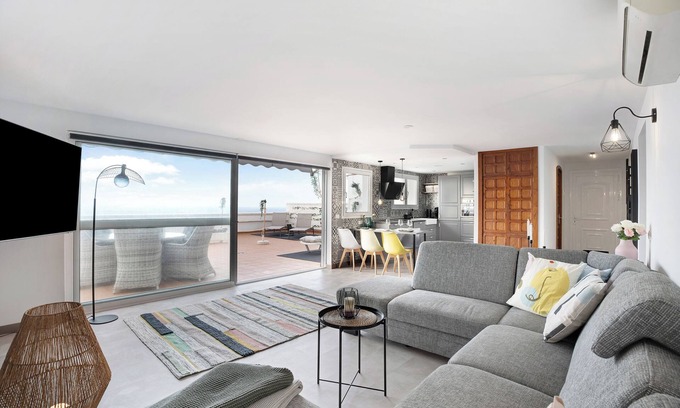 Los Realejos Apartamento | Apartamento de vacaciones "Casa Hola Mar" directamente en la costa con vistas al mar
