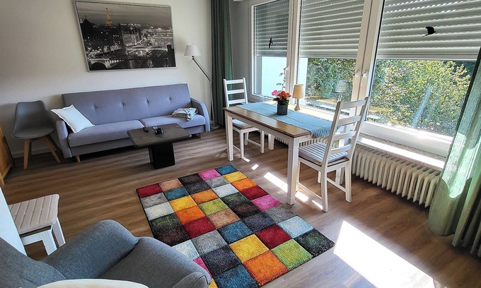 Overath Apartamento | Apartamento de vacaciones "Haus Traudel" con terraza privada, jardín privado y Wi-Fi