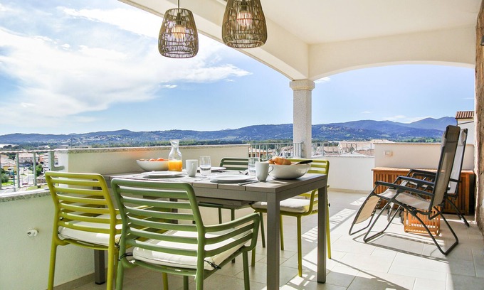 La Caletta Apartamento | Holiday flat with balcony and sea view