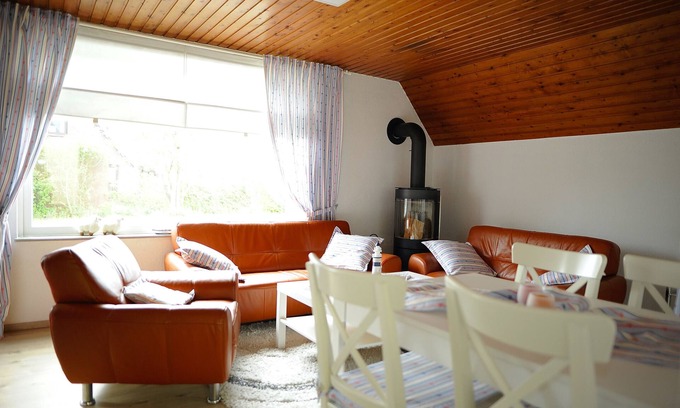 Friedrichskoog-Spitze Casa | Casa de vacaciones "Friedrichskoog - Spitze" con terraza descubierta y jardín