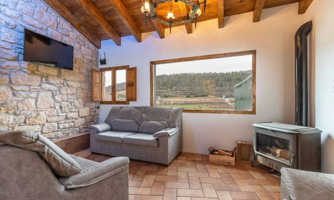 Els Omells De Na Gaia Casa | Casa de vacaciones 'Casanellas' con vistas a la montaña, jardín privado y Wi-Fi