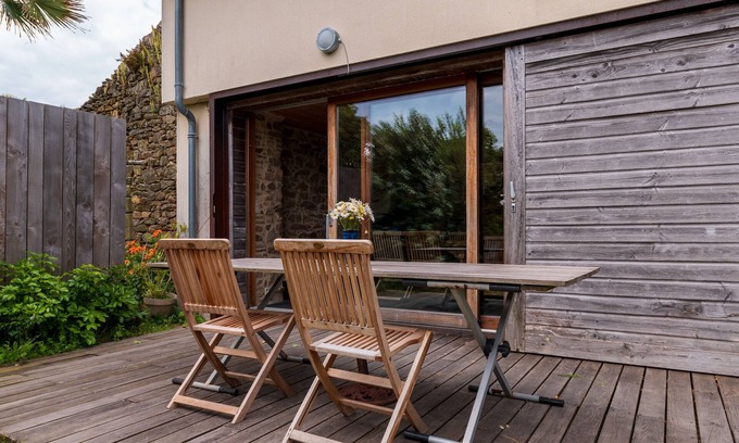 Saint-Gildas-de-Rhuys Casa | Casa de vacaciones 'A La Saline Plage À 10min À Pied' con terraza, jardín y Wi-Fi