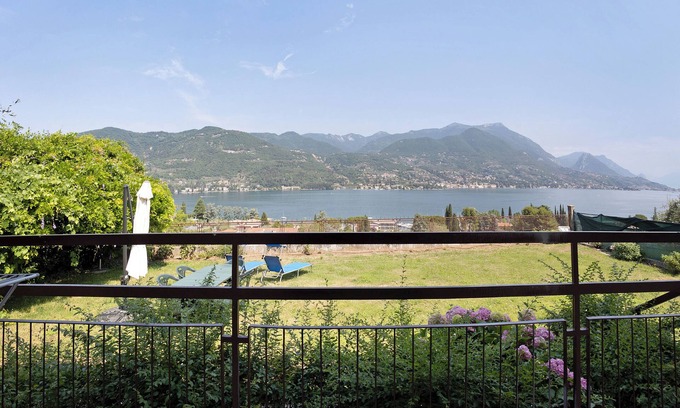 Portese Casa | Casa de vacaciones 'Carolina' con vistas al lago, terraza privada y Wi-Fi