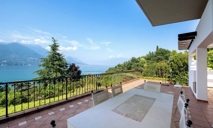 Portese Casa | Casa de vacaciones 'Villa Angioletta' con vistas al lago, Wi-Fi y aire acondicionado