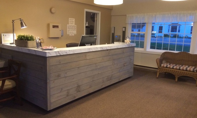 Dennis Port Hotel | Holiday Hill Inn & Suites