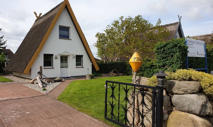 Boergerende-Rethwisch Casa | Casa de vacaciones "lugar de anclaje" - sus vacaciones bajo techo de paja (renovado en 2017)