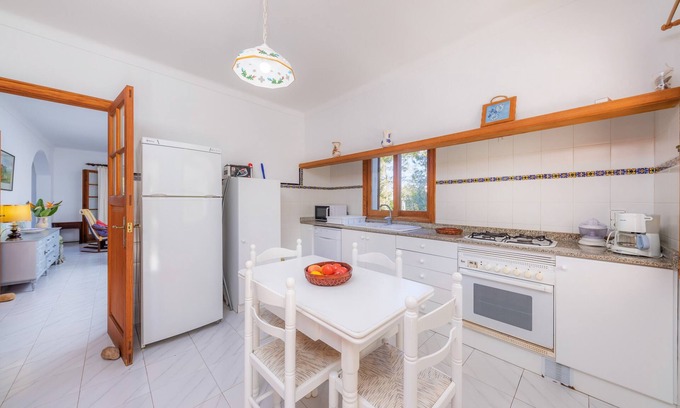 Urbanizacion Mont Ferrutx Casa | Casa Juan junto a la playa con jardín y Wi-Fi