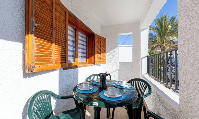 El Pozo de los Frailes Casa | Casa de vacaciones 'Noria 1' con vistas a la montaña, terraza privada y aire acondicionado
