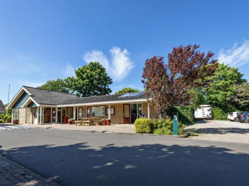 Sint Maartensvlotbrug Casa | Holiday Home in North Holland near Beach
