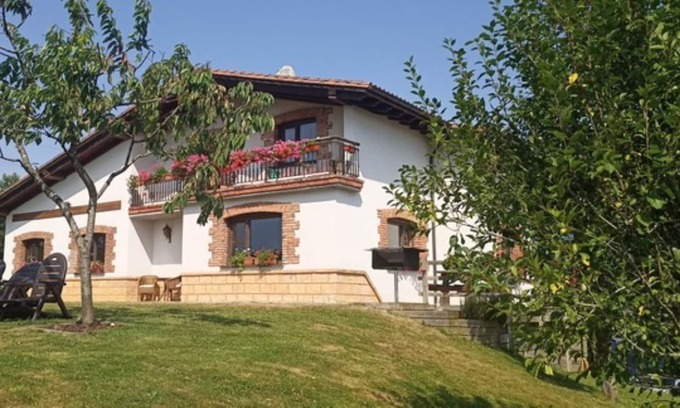 Cuadrovena Cabaña | Alojamiento entero, cerca de Cangas de Onís con vistas a los Picos de Europa