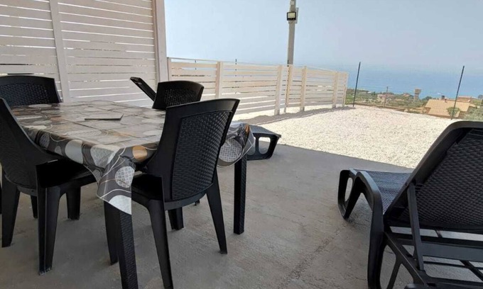 Realmonte Casa | Holiday Home 'Abbacari 1' with Sea View, Wi-Fi and Air Conditioning