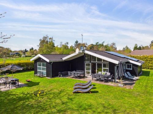 Udsholt Casa | Holiday Home Amiira - 500m from the sea by Interhome