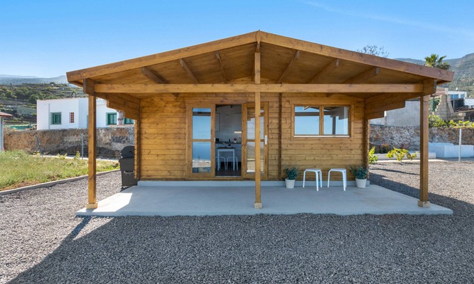 Arafo Casa | Casa de vacaciones 'B Y J' con vistas al mar, terraza privada y Wi-Fi