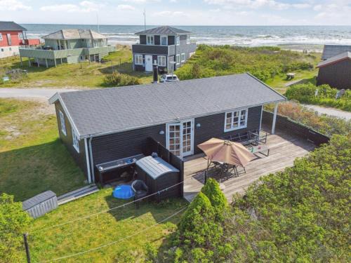 Grena Strand Casa | Holiday Home Baarde - 60m from the sea by Interhome