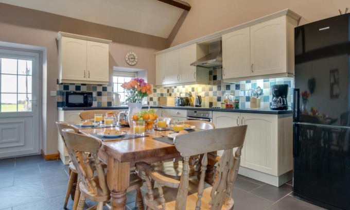 Garn Fadryn Casa | Holiday Home Beudy Wnadl