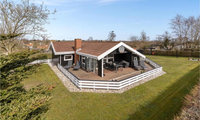 Hejlsminde Strand Casa | Holiday Home Blommevænget Hejls Vi