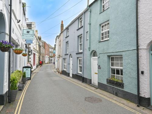 Mevagissey Casa | Holiday Home Blue Crab Cottage by Interhome