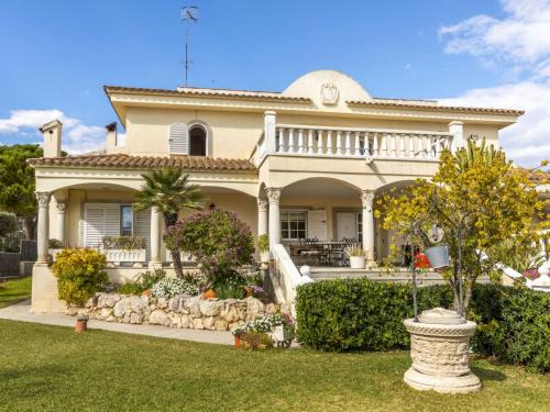 Cunit Casa | Holiday Home Bon repos by Interhome