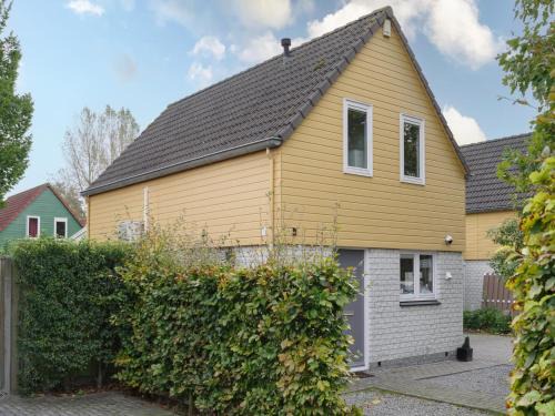 Wemeldinge Casa | Holiday home Bubbles, Bounce and Relax