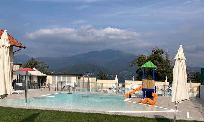 Villaggio Olandese Casa | Holiday Home "Casa Maro" with Shared Pool & Wi-Fi