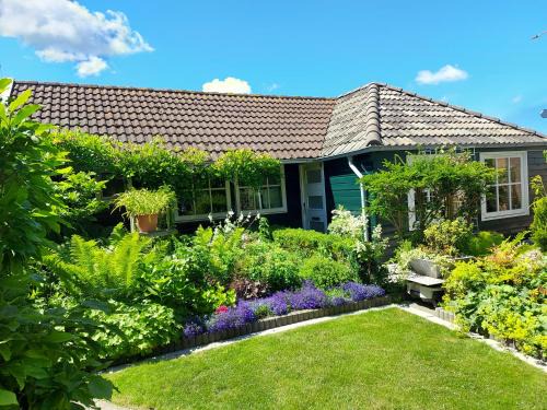 Alkmaar Casa | Holiday Home Canal View