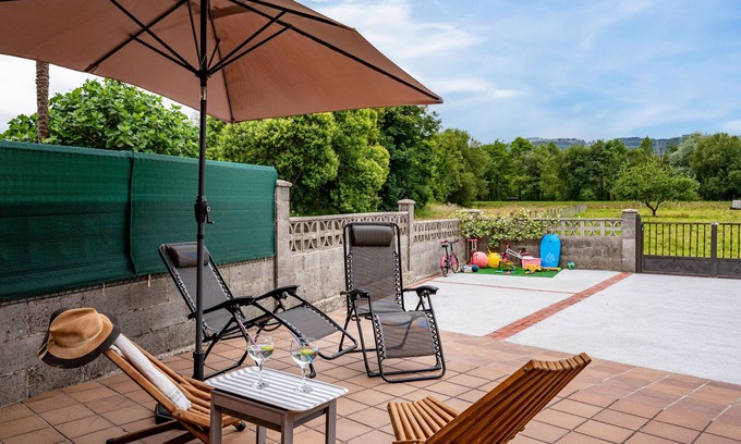 Sales Casa | Casa de vacaciones 'Carmina' con vistas a la montaña, terraza privada y Wi-Fi