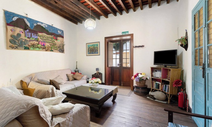 Hermigua Casa | Casa de vacaciones 'Casa Bayoll' con vistas a la montaña, jardín privado y Wi-Fi