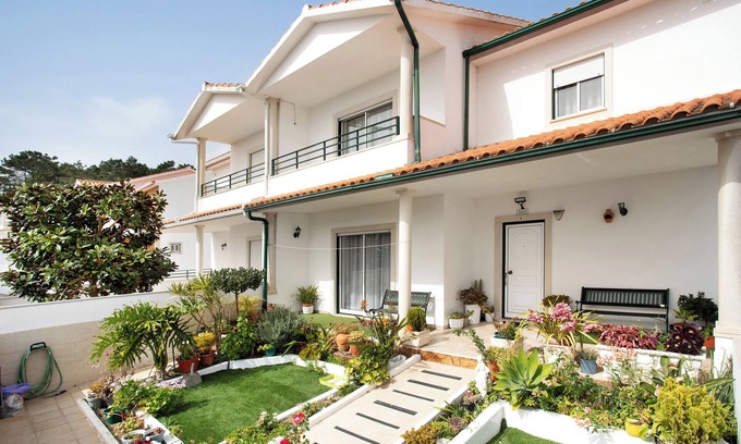 Nazare Casa | Casa de vacaciones 'Casa Da Cândida' con vistas a la montaña, terraza privada y Wi-Fi