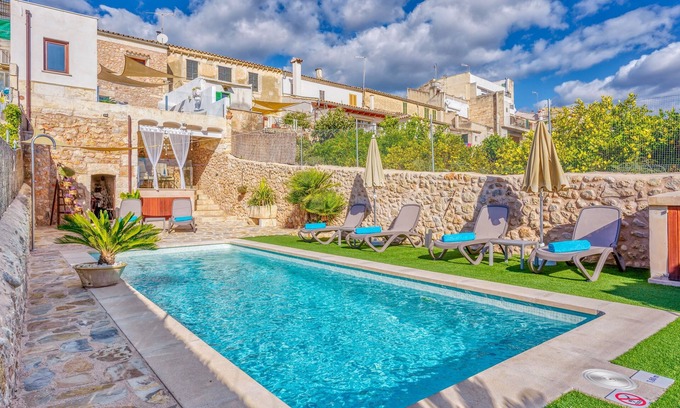 Buger Casa | Casa del Sol con vista al mar, Wi-Fi, piscina, balcón y terraza; aparcamiento en la calle