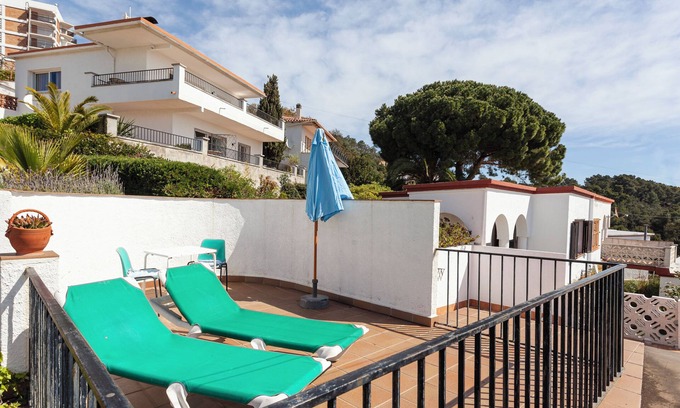 Canyelles Casa | Casa de vacaciones 'Casa Morisca vistas al mar' con vistas al mar, jardín y Wi-Fi