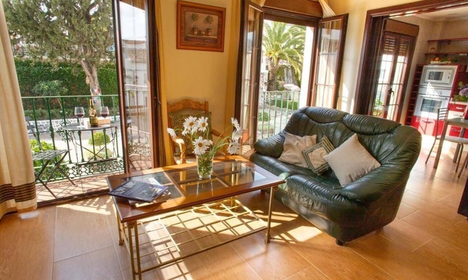 Montecorto Casa | Casa de vacaciones "Casa Montelucía" con vistas a la montaña, terraza y Wi-Fi