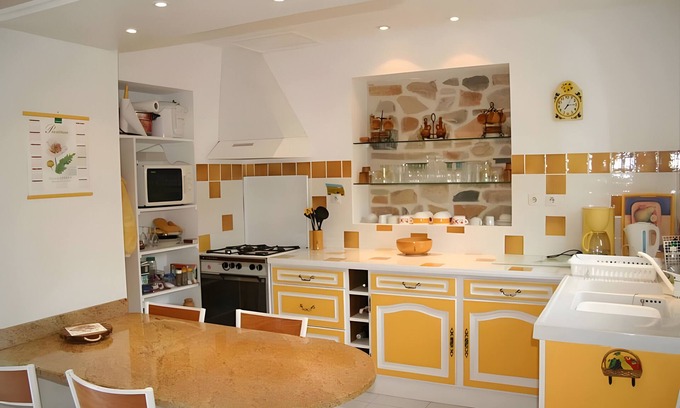 Gras Casa | Holiday Home 'Chez L'Oncle' with Air Conditioning