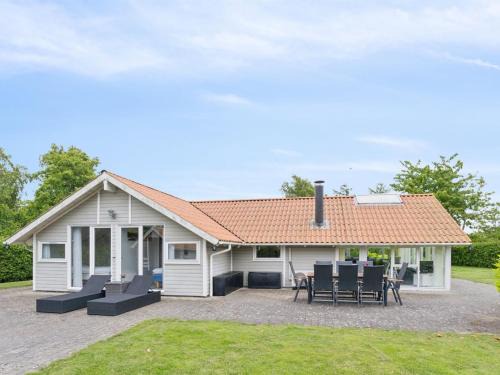 Hasmark Strand Casa | Holiday Home Chrisse - 250m from the sea by Interhome
