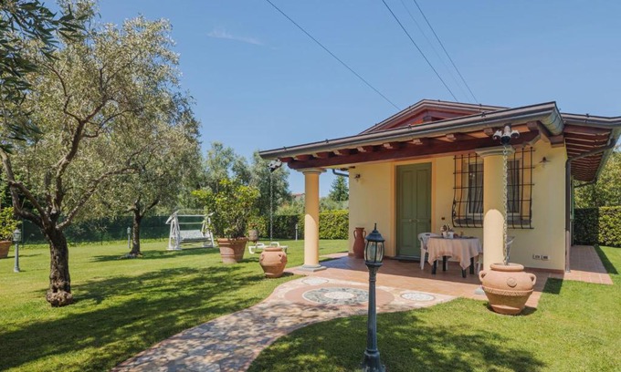 Massa Casa | Holiday Home Colli by Interhome