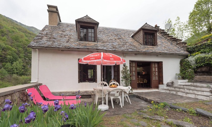 Gedre Casa | Casa de Vacaciones 'Cottage Au Calme' con Vista a la Montaña, Terraza Privada y Jardín Privado