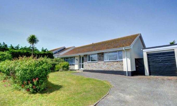 Constantine Bay Casa | Holiday Home Crescent
