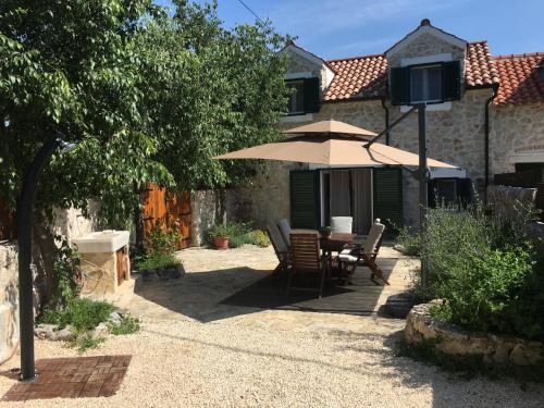 Lozovac Casa | Holiday Home Cvita