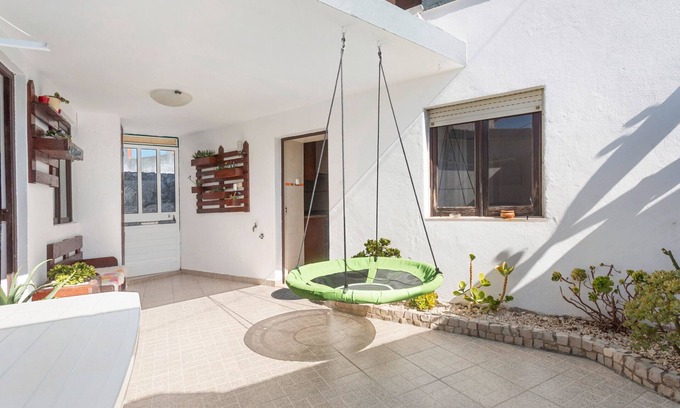 Alcobaca Casa | Holiday Home 'D´Aldeia' with Shared Terrace, Private Garden and Wi-Fi