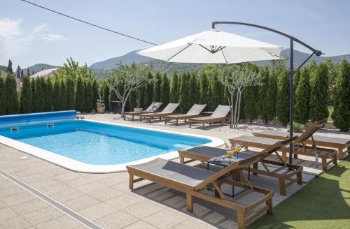 Gata Casa | Holiday Home EB with Heated Pool