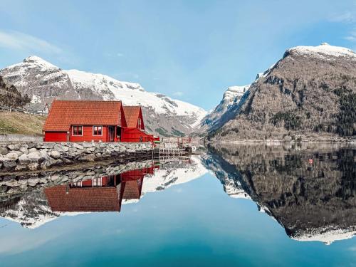 Balestrand Casa | Holiday Home Elghytta by Interhome
