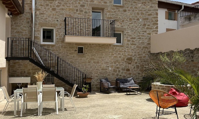 Morentin Casa | Casa de vacaciones 'Enara-enea' con jardín privado, balcón y Wi-Fi