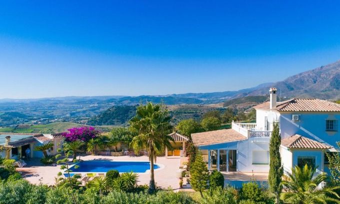 Estepona Casa | Holiday Home Esmerdo