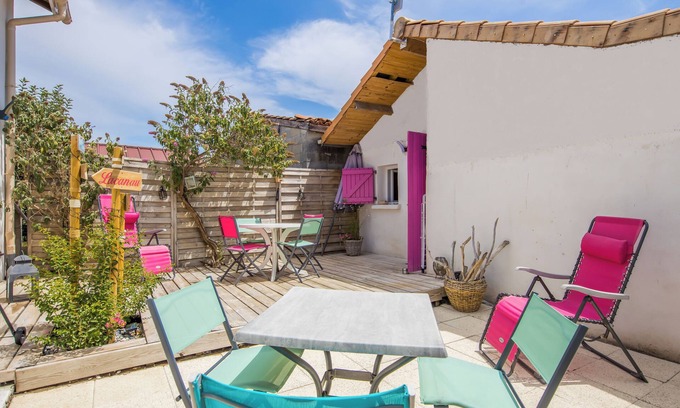 Castelnau-de-Medoc Casa | Casa de vacaciones 'Chez Les Martin' con terraza privada, jardín privado y Wi-Fi