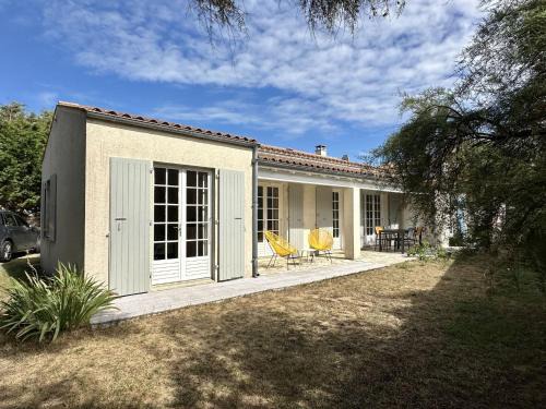 Saint-Denis-d'Oleron Casa | Holiday Home La Villa les Dunes by Interhome