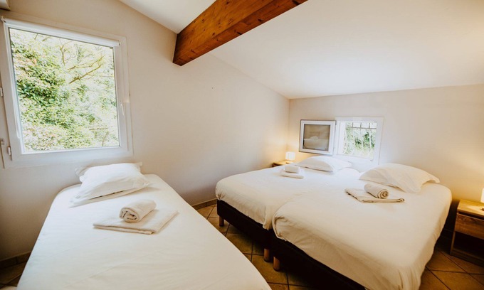 Vals-les-Bains Apartamento | Casa de vacaciones 'Gite Villa T3' con piscina compartida, Wi-Fi y aire acondicionado