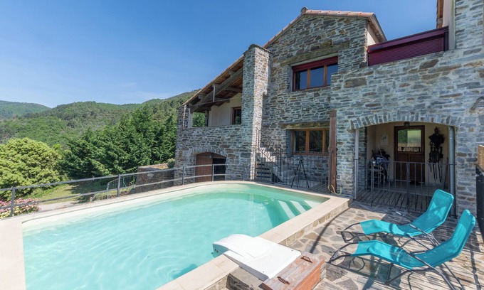 Malbosc Casa | Casa de vacaciones 'Gite Des Ressources' con vistas a la montaña, piscina compartida y Wi-Fi