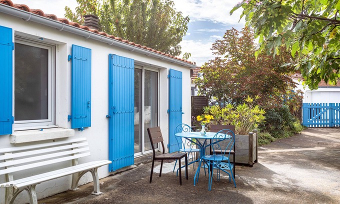 L'Epine Casa | Casa de vacaciones 'Gîte Tout Confort 800m Plage' con terraza privada y jardín privado